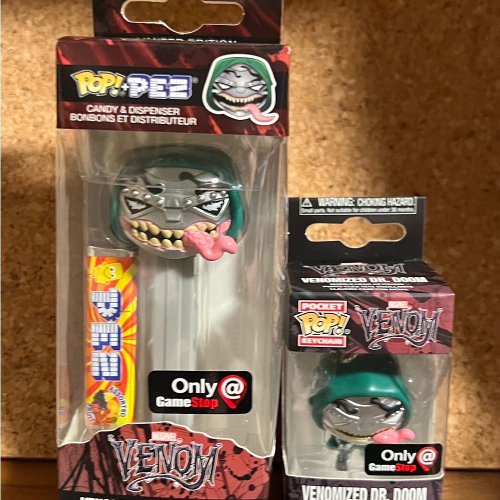 Funko Pop! PEZ Venomized Dr. Doom Dispenser - Venomized Dr. Doom Pocket Keychain